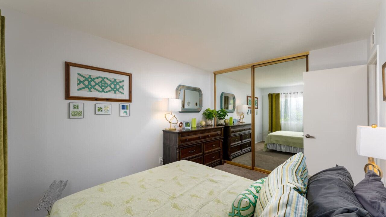 Photo of Bedroom in Lake Forest