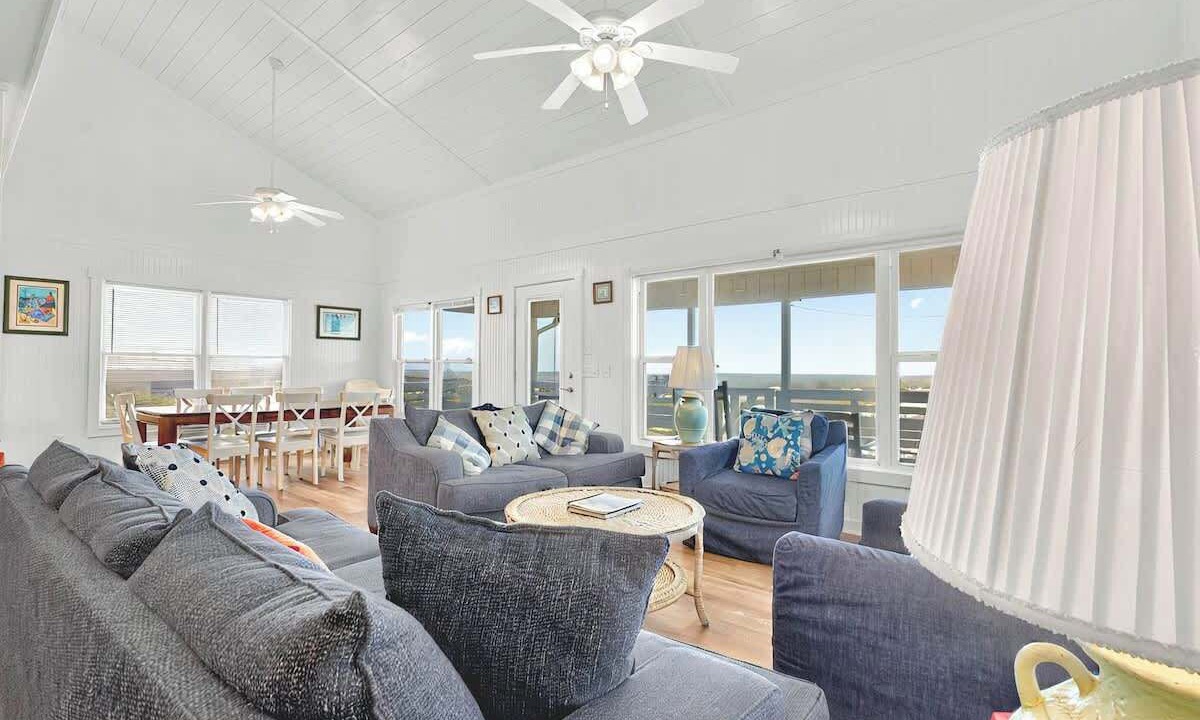Photo of Livingroom in Caswell Beach