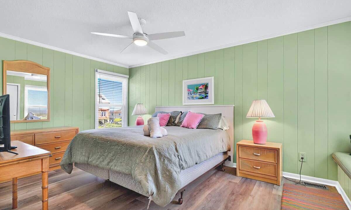 Photo of Bedroom in Caswell Beach