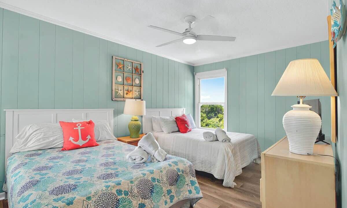 Photo of Bedroom in Caswell Beach