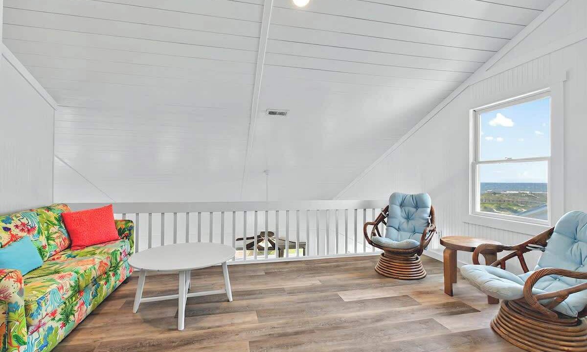 Photo of Livingroom in Caswell Beach