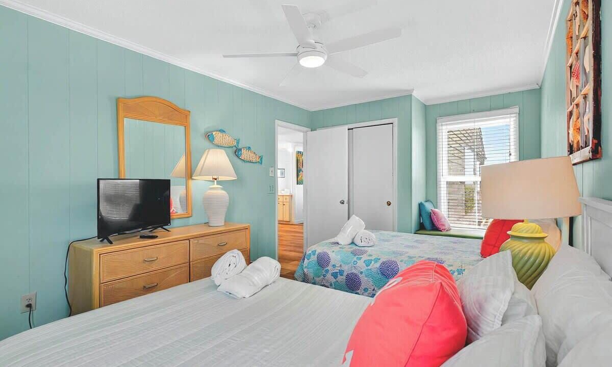 Photo of Bedroom in Caswell Beach