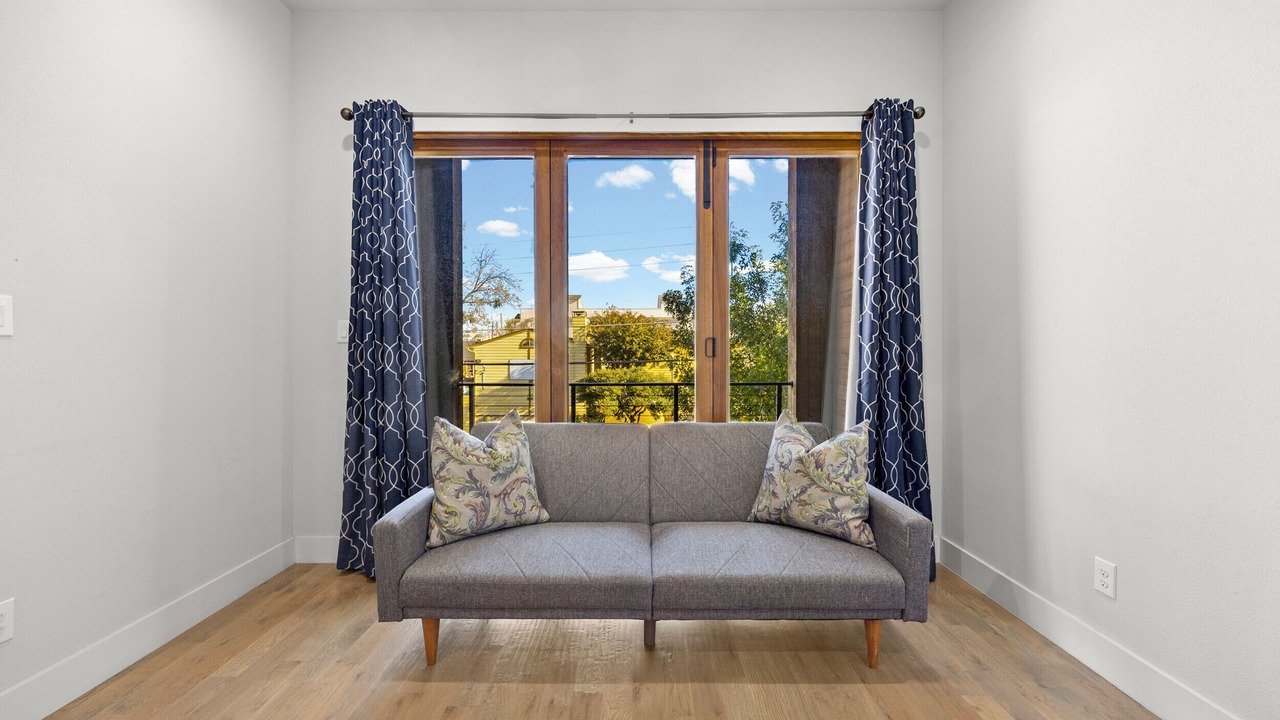 Photo of Livingroom in Old East Dallas