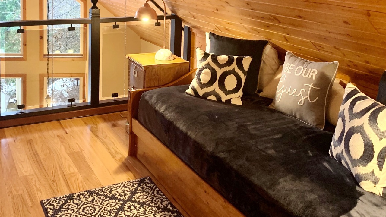 Photo of Others in Downtown Leavenworth