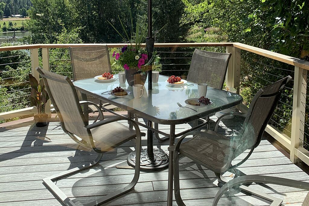 Photo of Others in Downtown Leavenworth