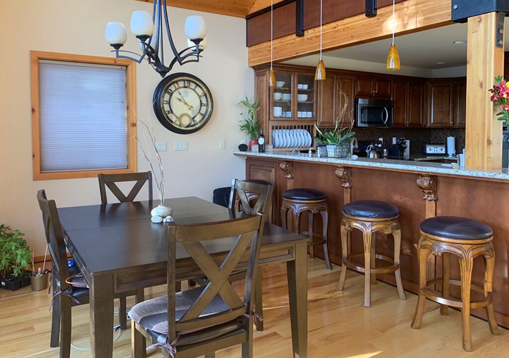 Photo of Others in Downtown Leavenworth