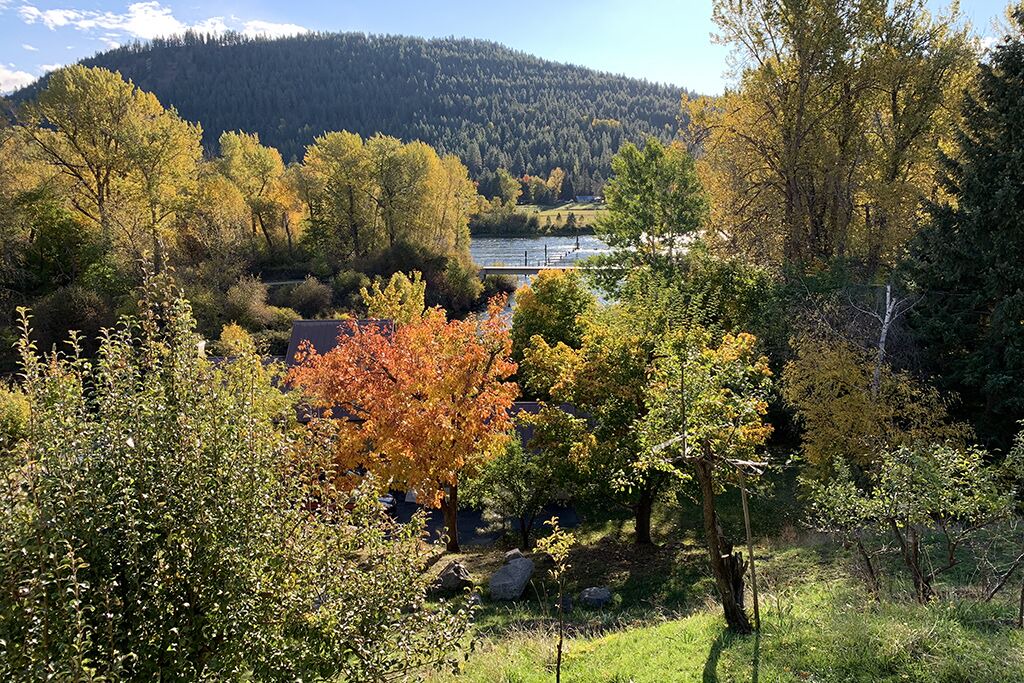 Photo of Others in Downtown Leavenworth