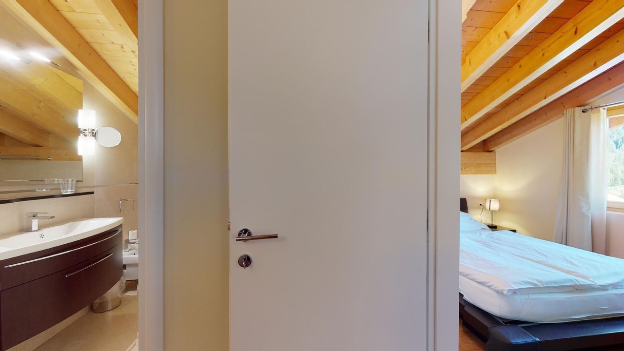 Photo of Bathroom in Madulain