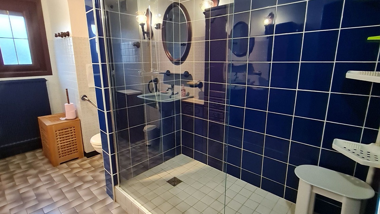 Photo of Bathroom in Thelod