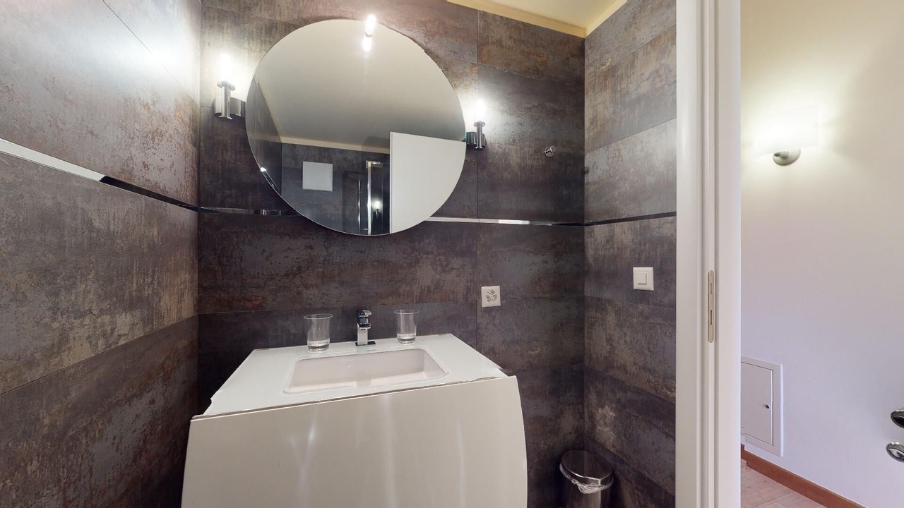 Photo of Bathroom in Madulain