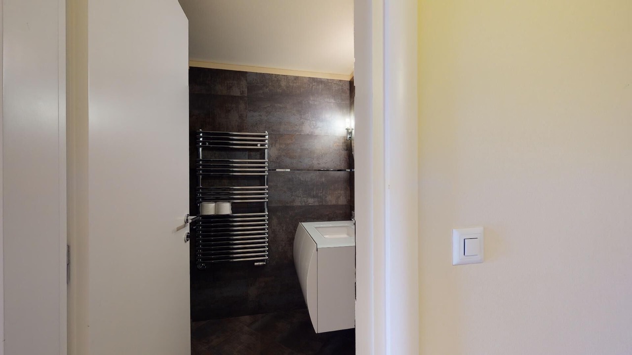 Photo of Bathroom in Madulain