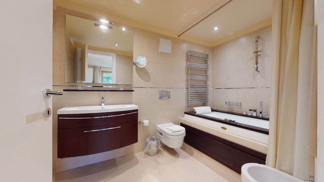 Photo of Bathroom in Madulain