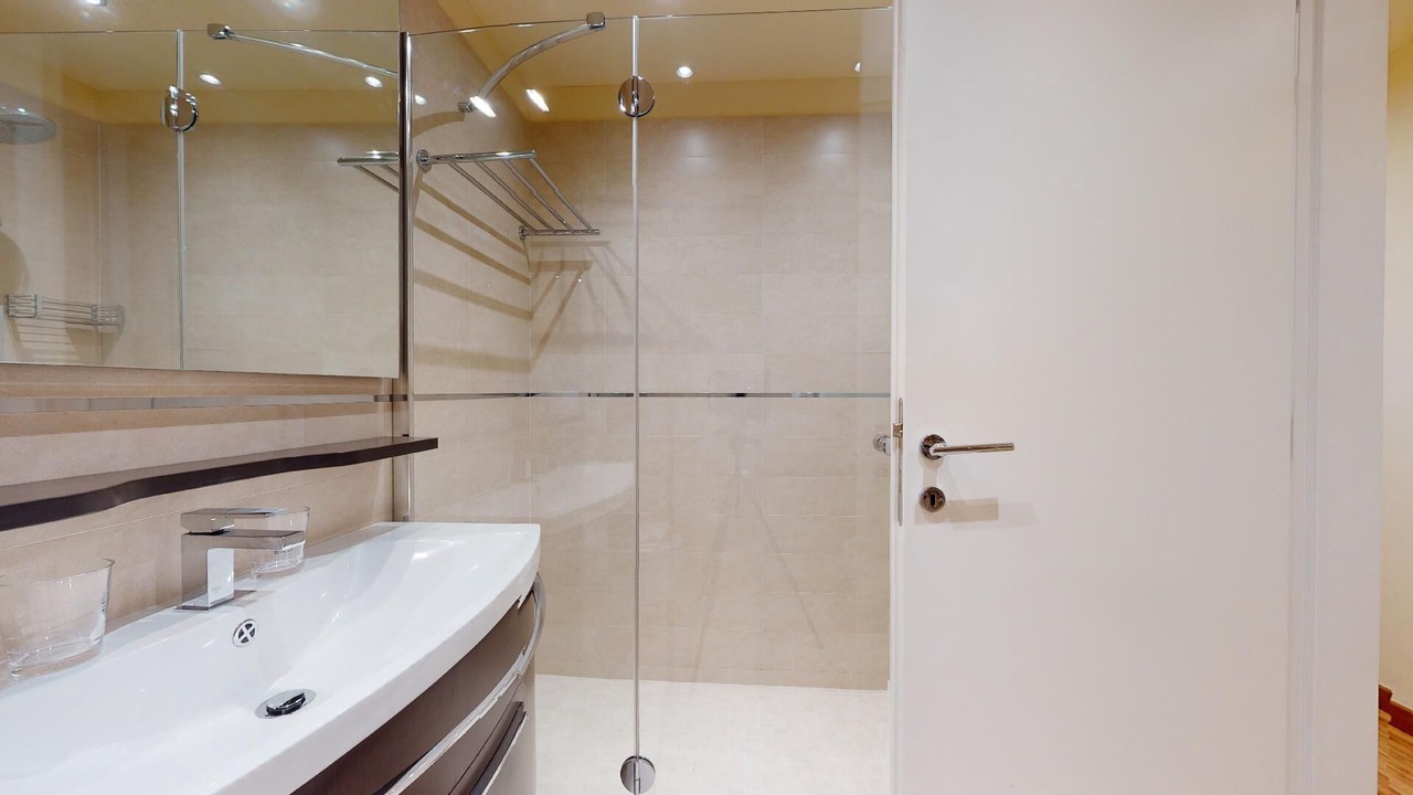Photo of Bathroom in Madulain
