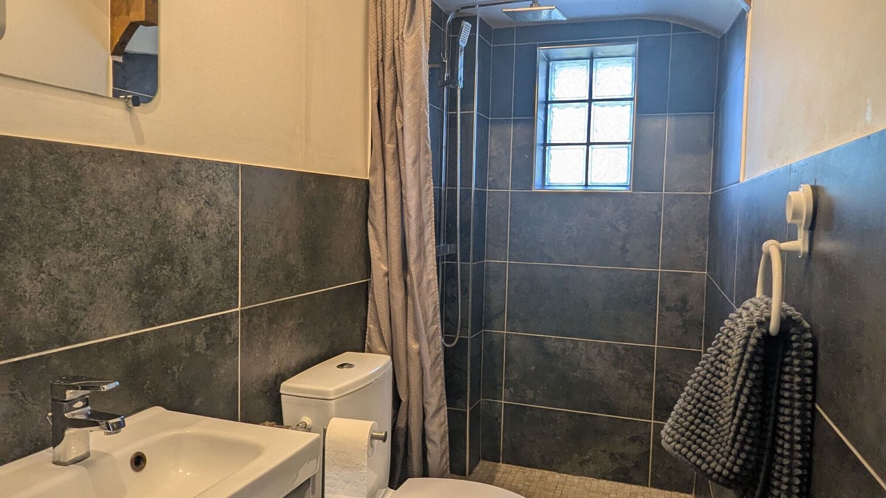 Photo of Bathroom in Virecourt