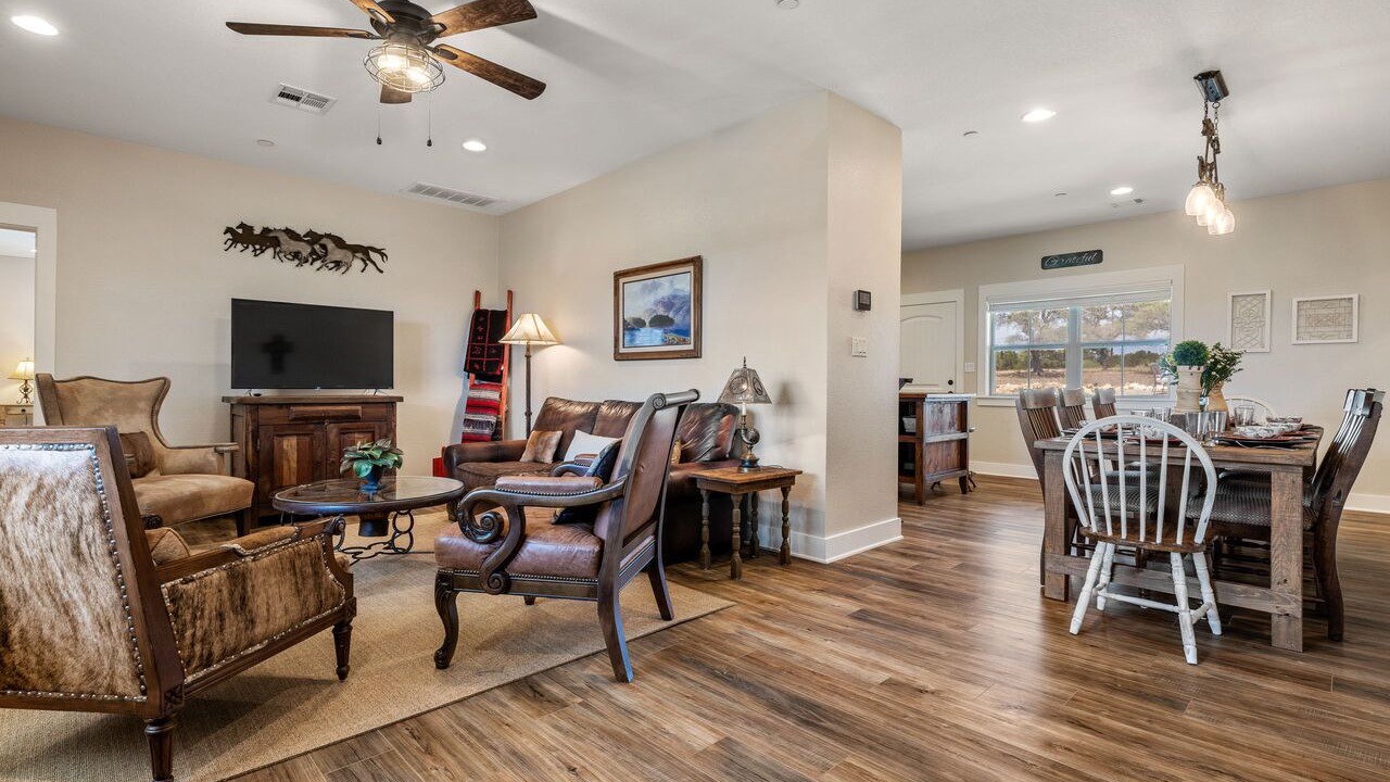 Photo of Livingroom in Round Mountain