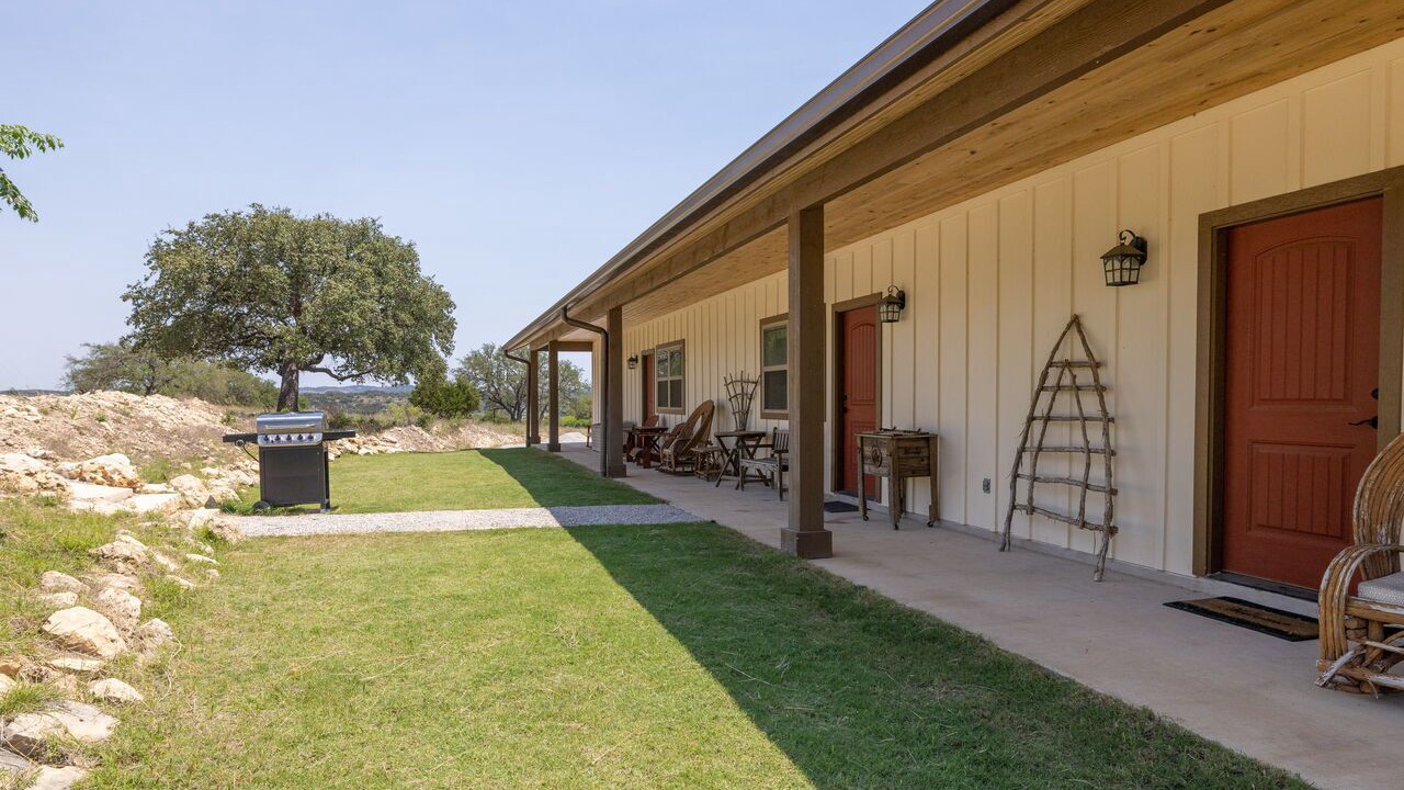 Photo of Patio Balcony in Round Mountain