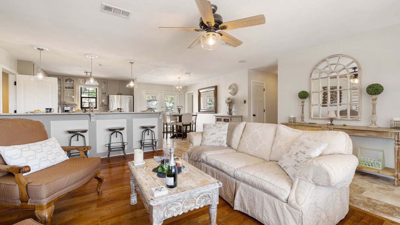 Photo of Bedroom in Round Mountain