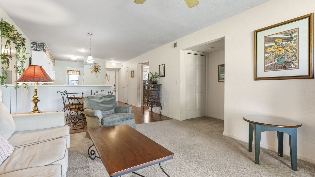 Photo of Livingroom in Table Rock
