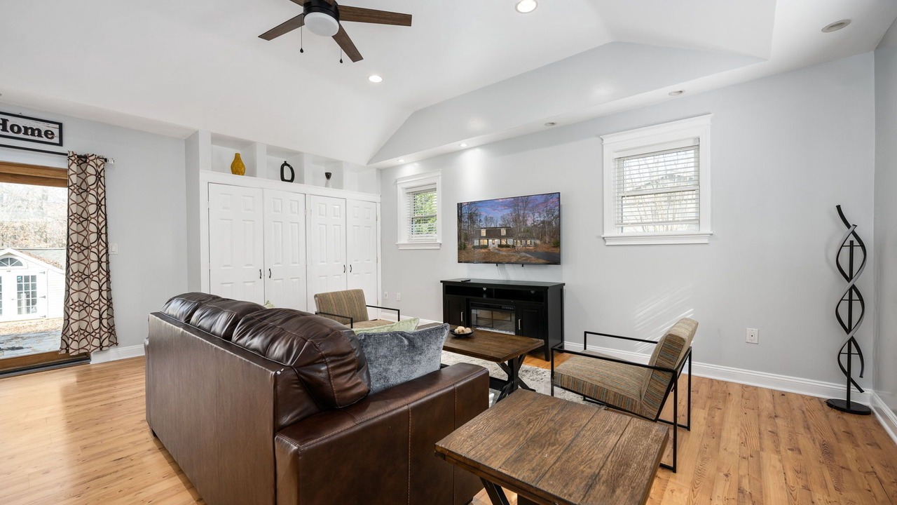 Photo of Livingroom in Fredericksburg