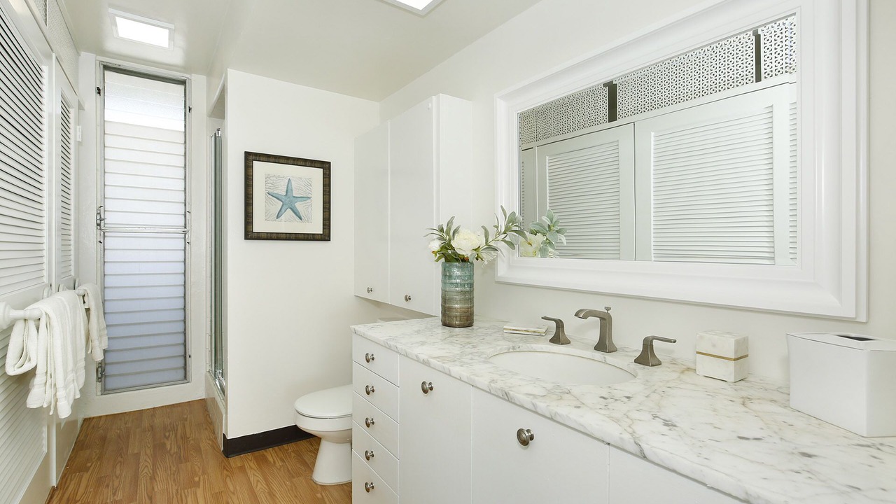 Photo of Bathroom in Diamond Head - Kapahulu - St. Louis