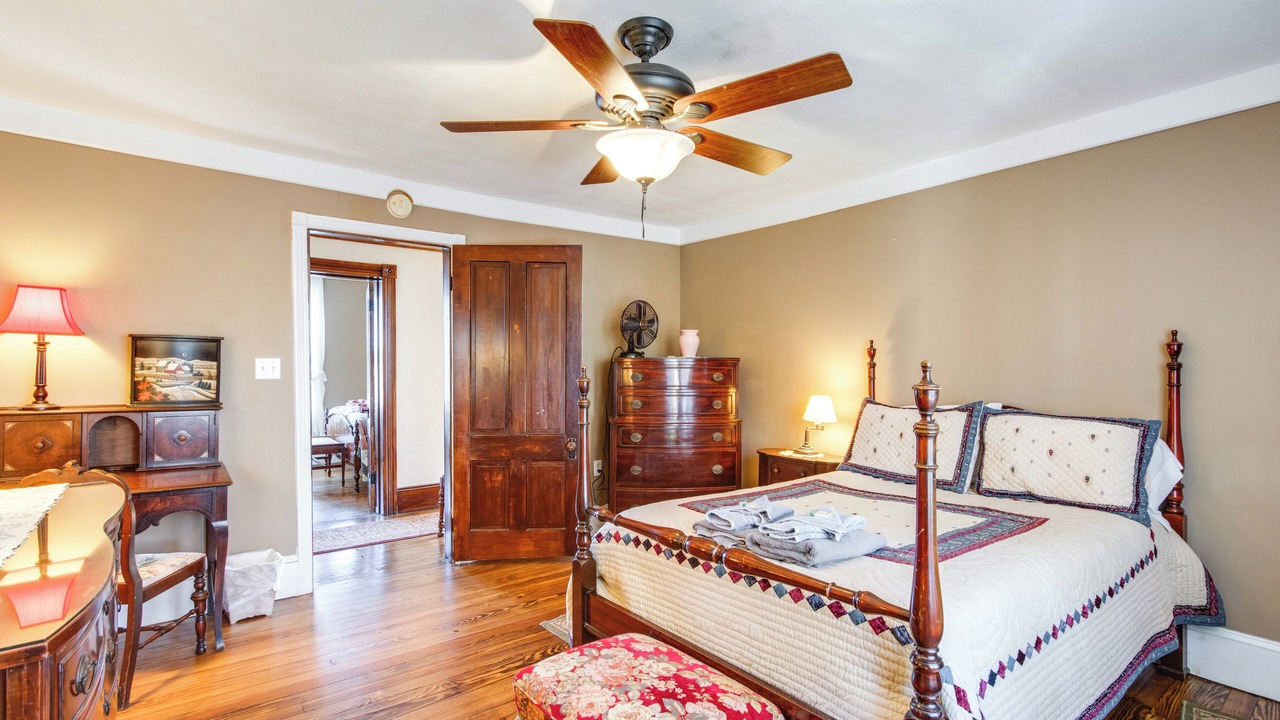 Photo of Bedroom in White Haven