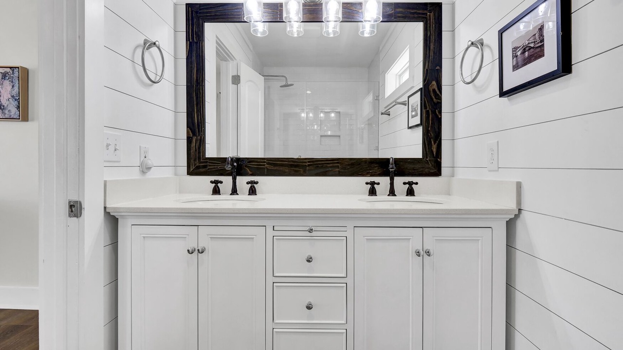 Photo of Bathroom in Shell Island