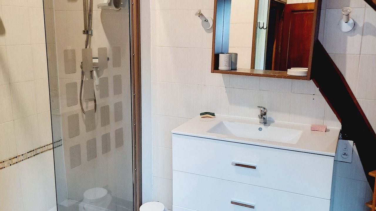 Photo of Bathroom in Clecy