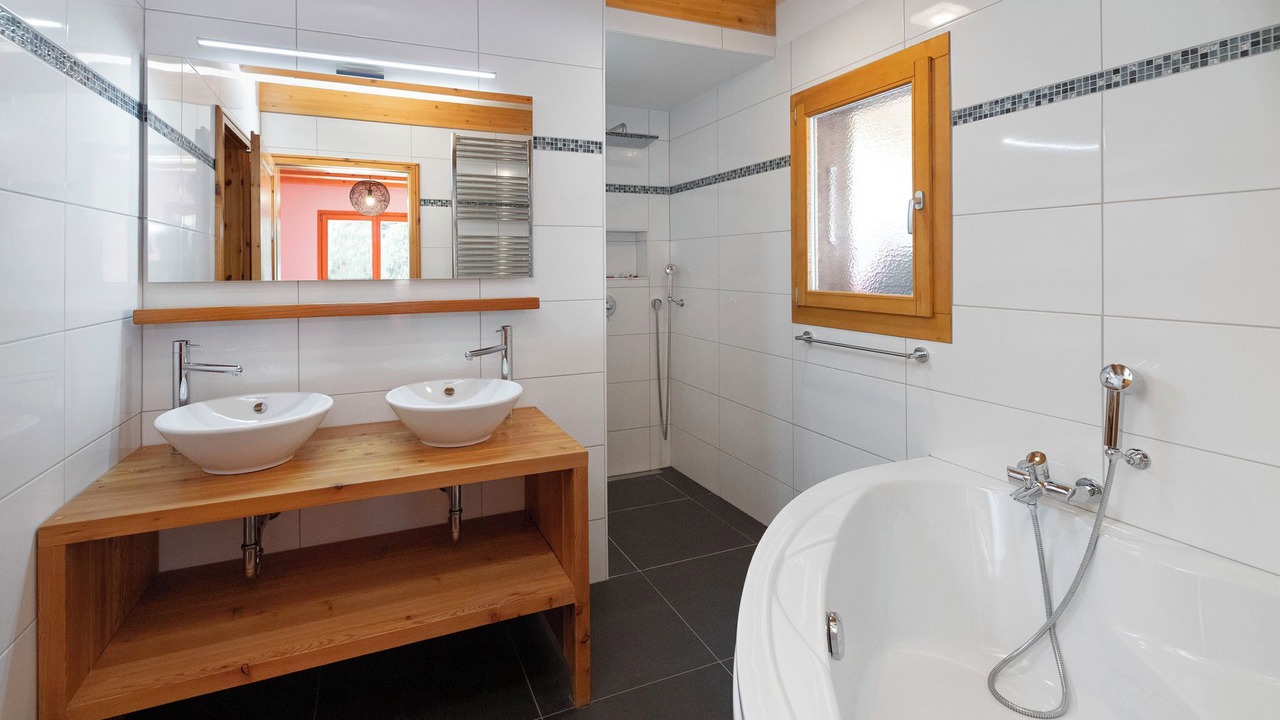 Photo of Bathroom in Leytron