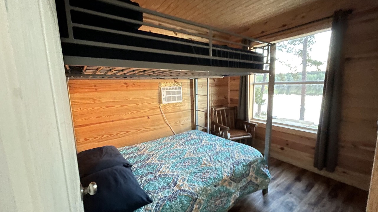 Photo of Bedroom in Grapeland