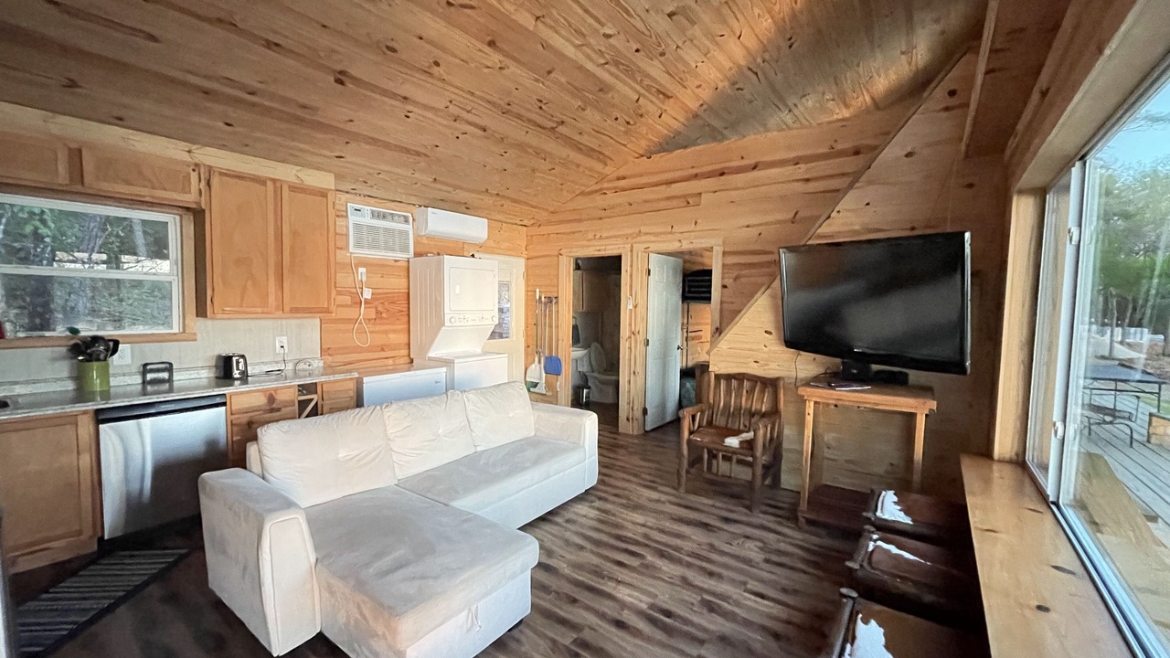 Photo of Livingroom in Grapeland