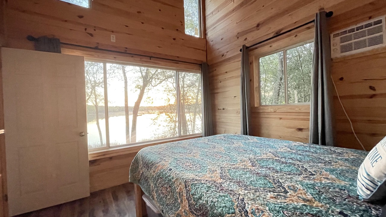 Photo of Bedroom in Grapeland