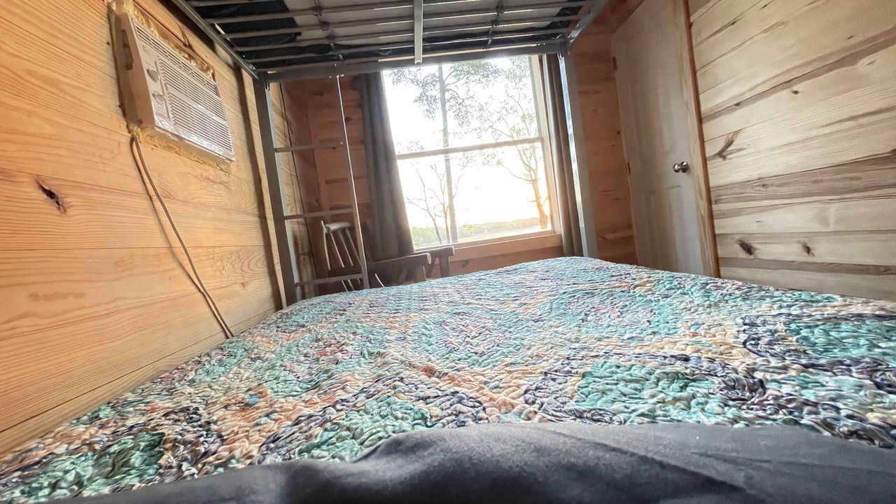 Photo of Bedroom in Grapeland