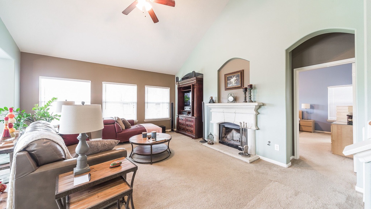 Photo of Livingroom in Manvel