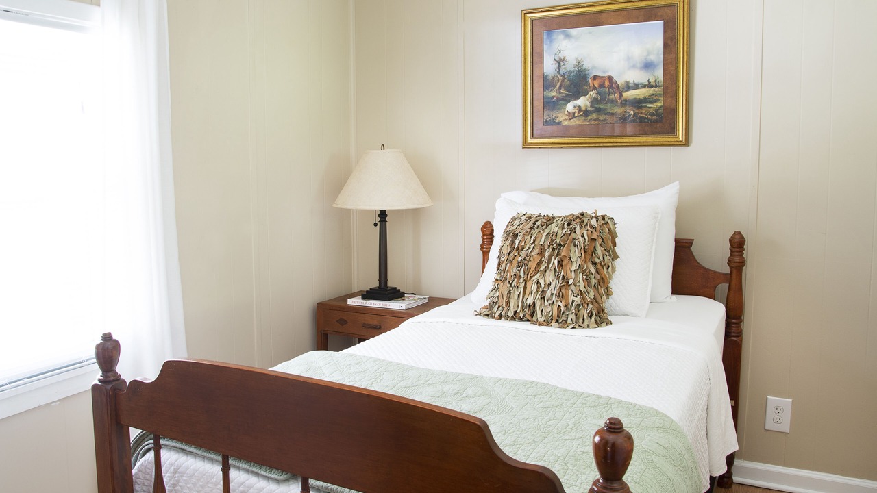 Photo of Bedroom in Cleveland