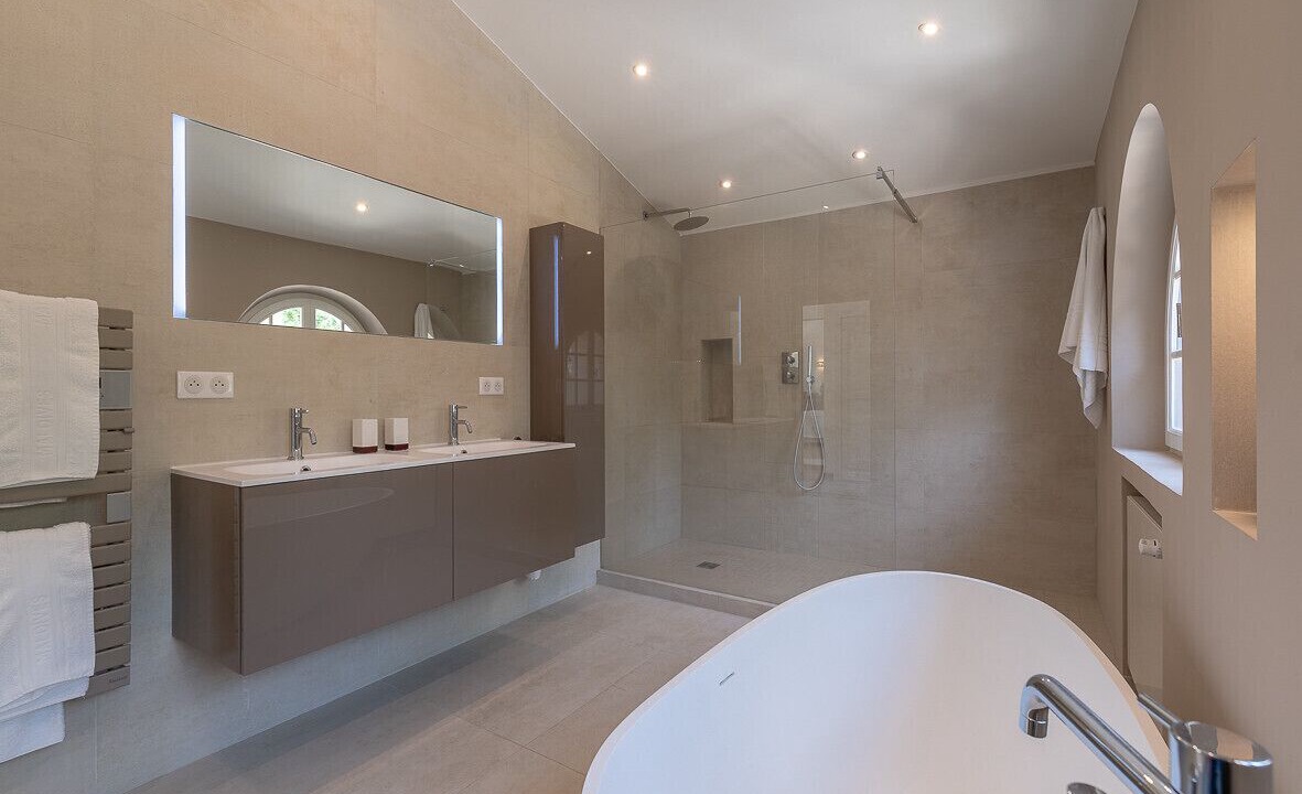 Photo of Bathroom in Valbonne