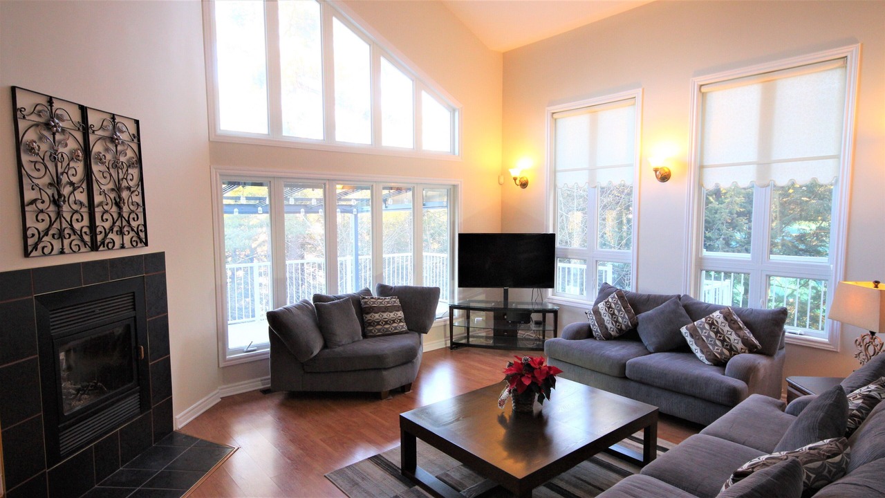 Photo of Livingroom in Val-des-Monts