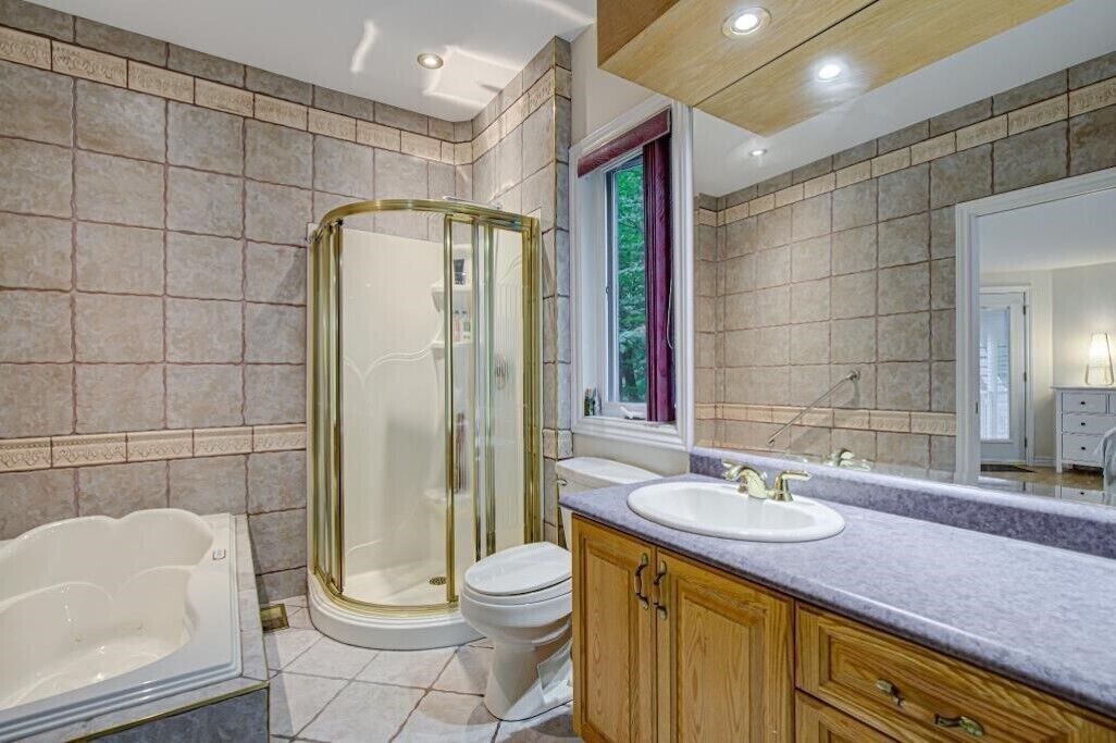 Photo of Bathroom in Val-des-Monts