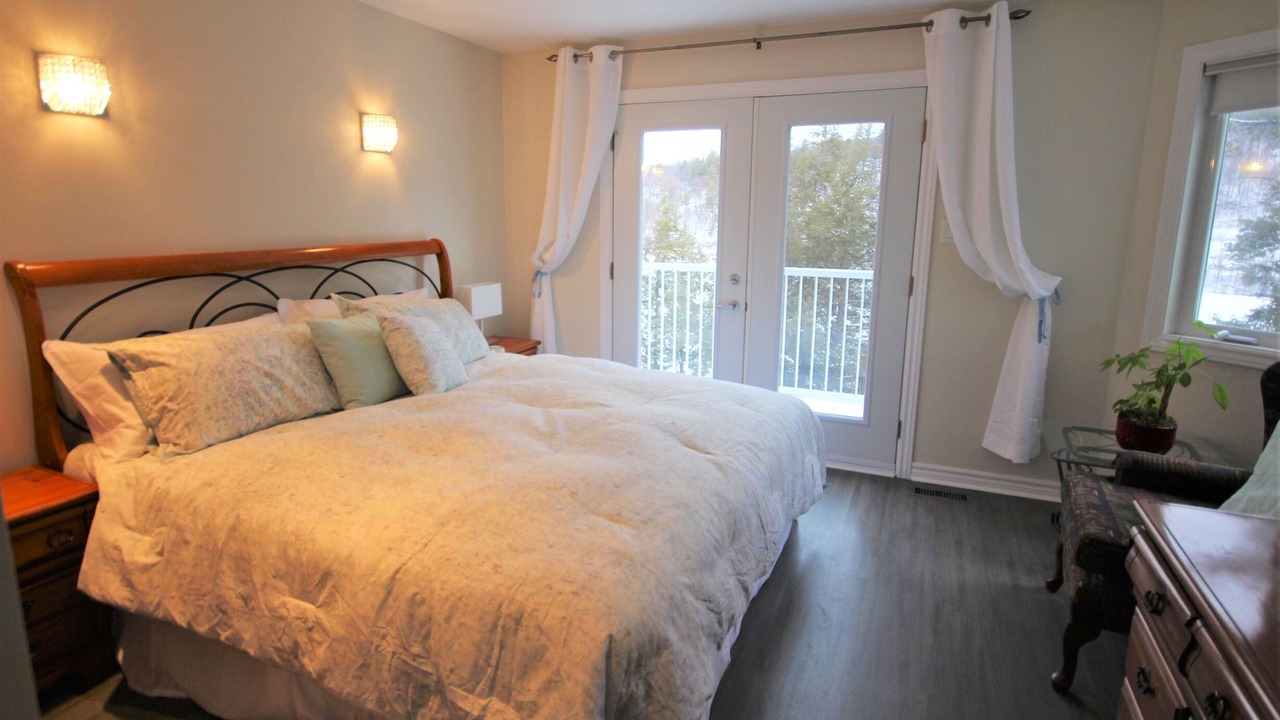 Photo of Bedroom in Val-des-Monts