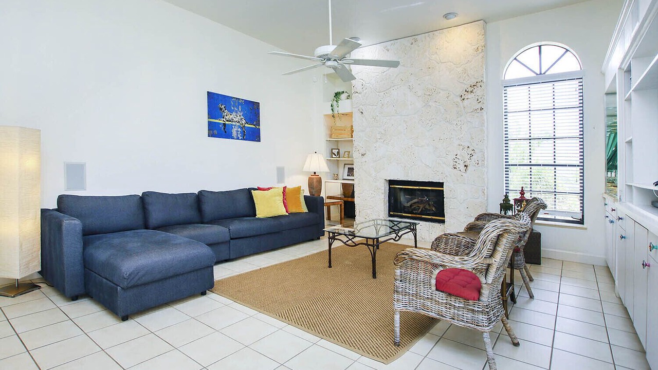 Photo of Livingroom in Beachview Country Club Estates