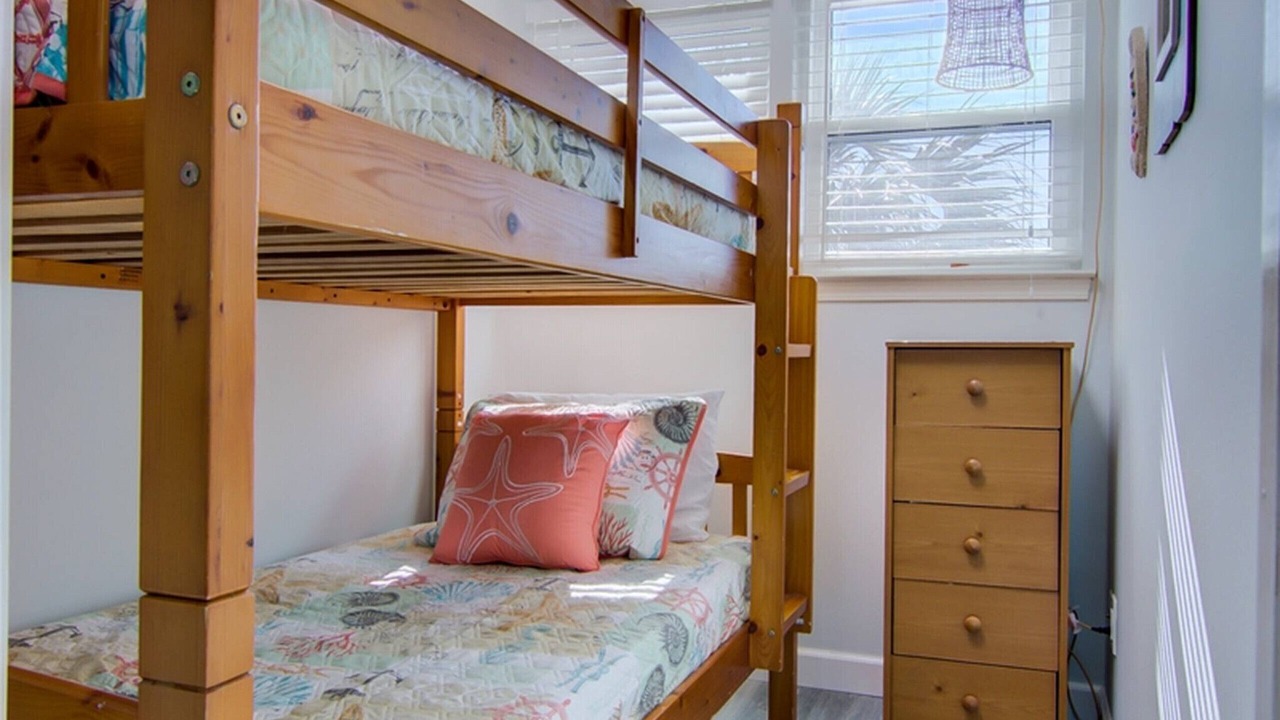 Photo of Bedroom in Miramar Beach