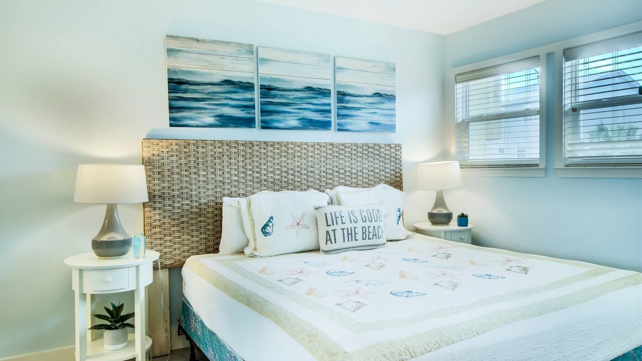 Photo of Bedroom in Miramar Beach