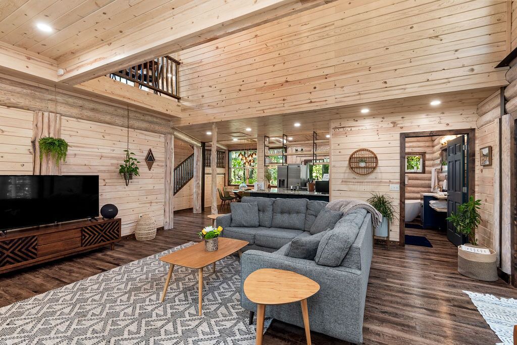 Photo of Livingroom in Eureka Springs