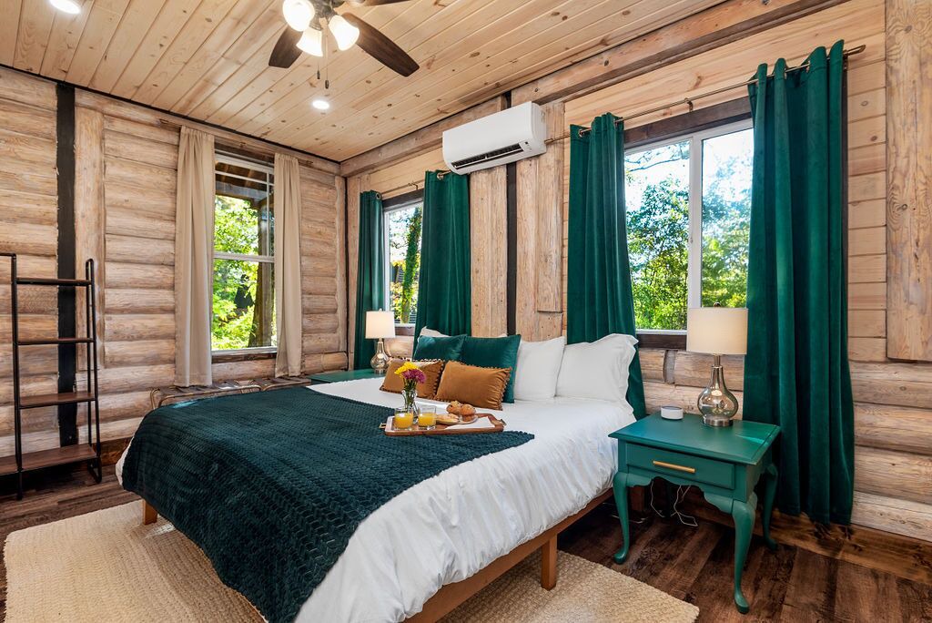 Photo of Bedroom in Eureka Springs