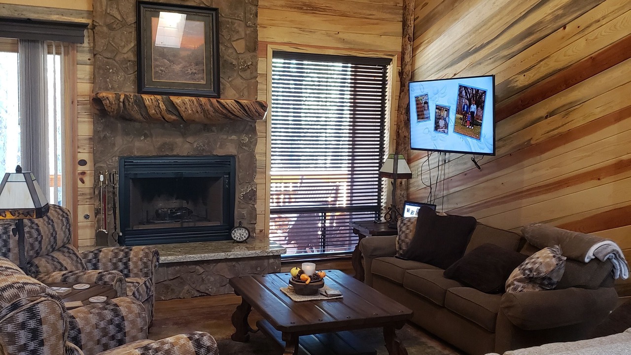 Photo of Livingroom in Mountain Pine Estates