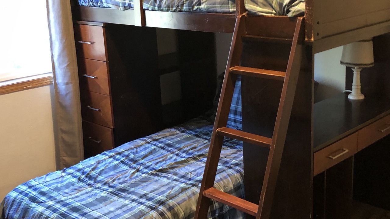 Photo of Bedroom in Kalifornsky