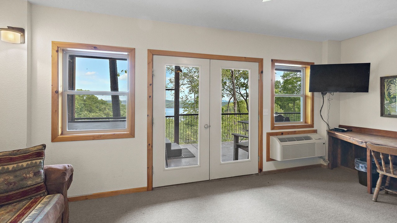 Photo of Livingroom in Sylvan Shores