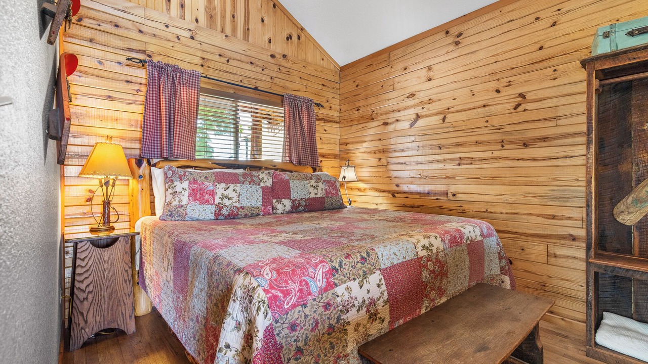 Photo of Bedroom in Sylvan Shores