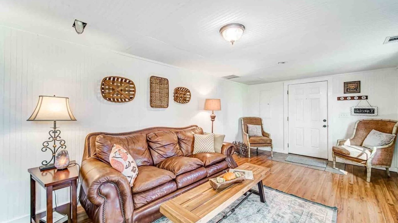 Photo of Livingroom in Canton