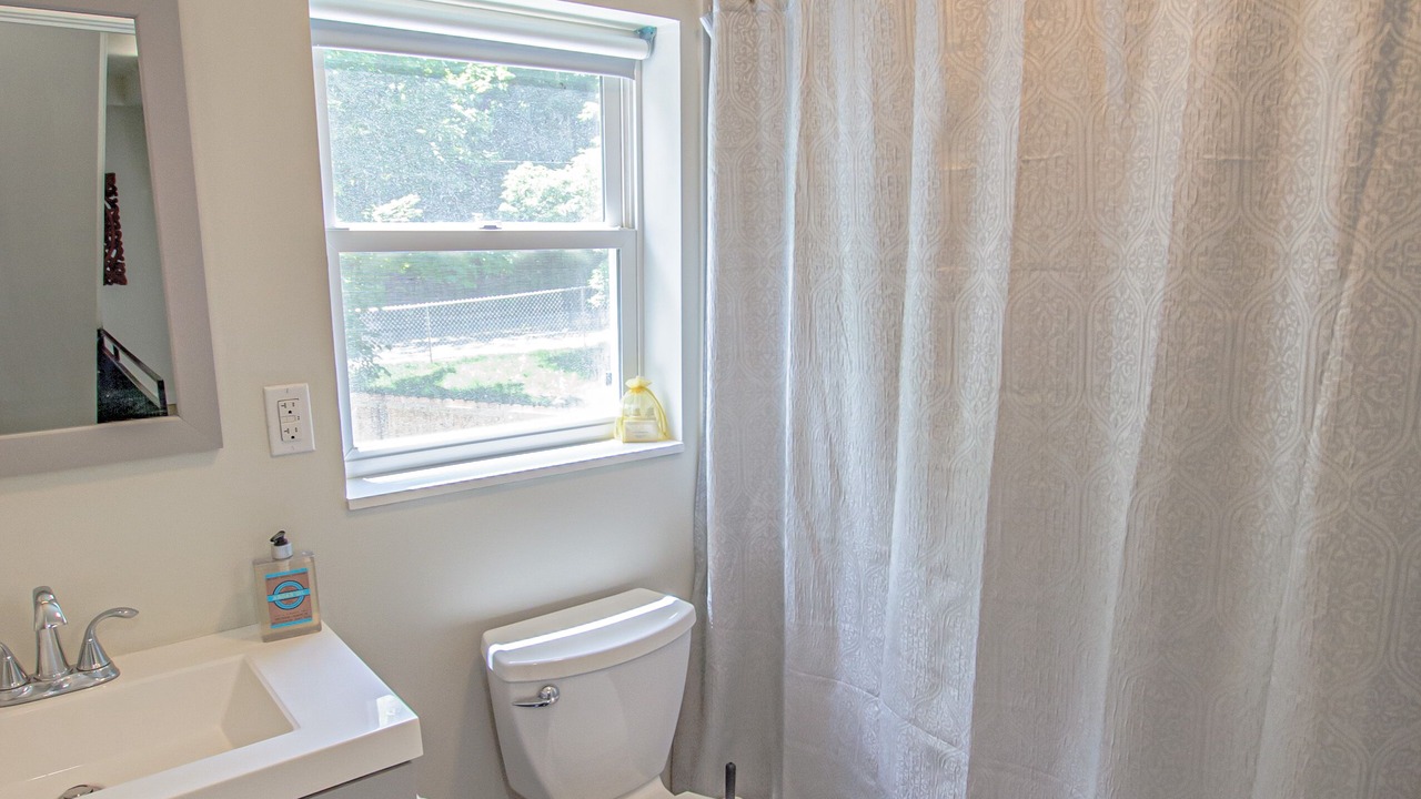 Photo of Bathroom in South Side Flats