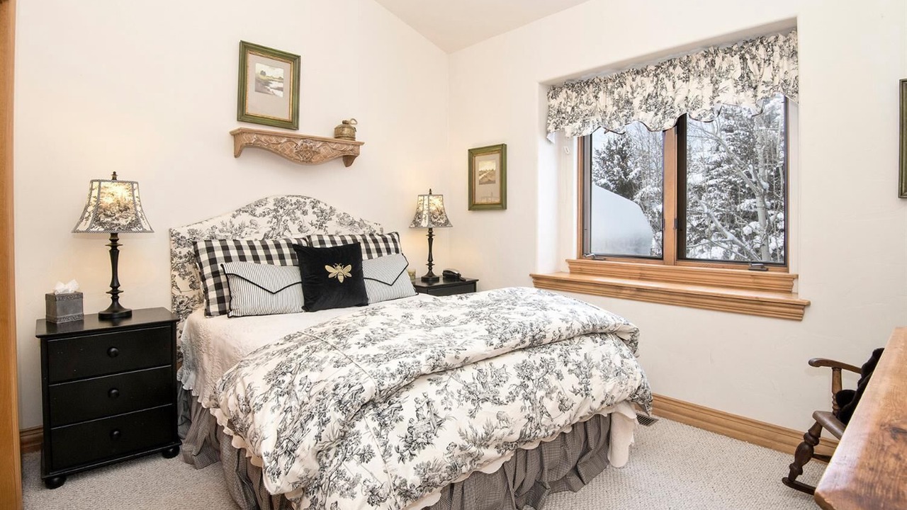Photo of Bedroom in Edwards